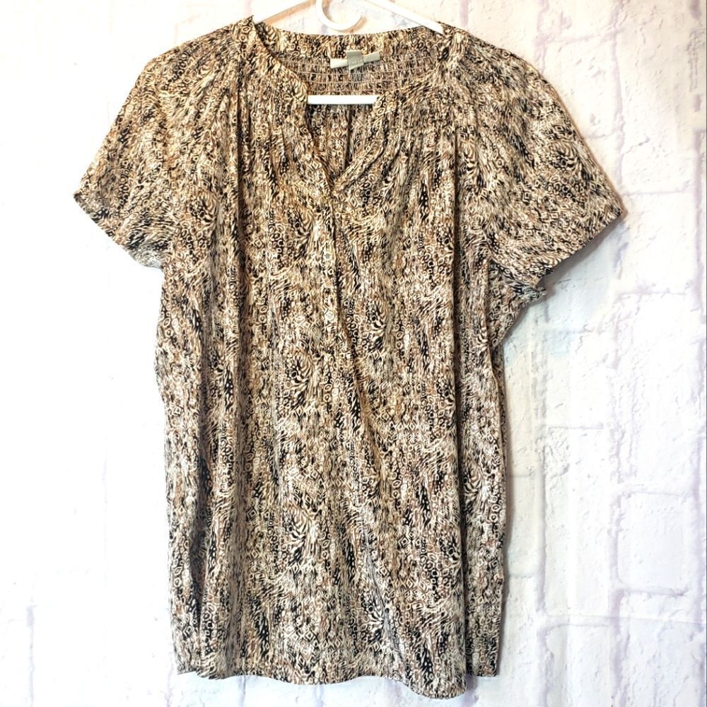 DANA BUCHMAN Quarter-button Short-sleeve Blouse